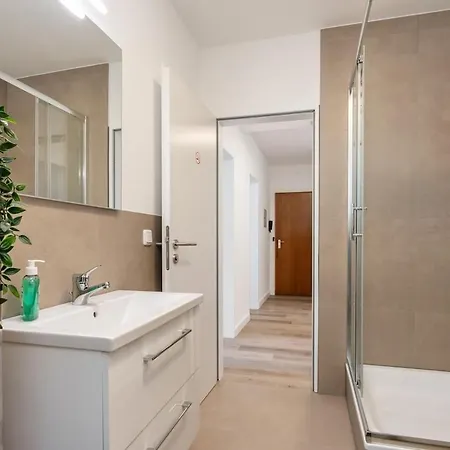 Komfortable Mit Terrasse Für 5 Personen! * Baesweiler