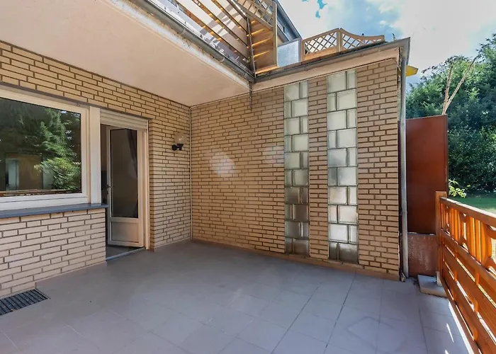 Komfortable Mit Terrasse Fuer 5 Personen! *